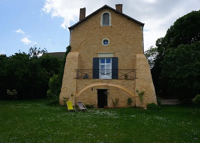 Le Prieuré Bed & Breakfast Lézigné