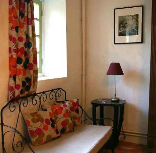 Le Prieuré Bed & Breakfast 3*